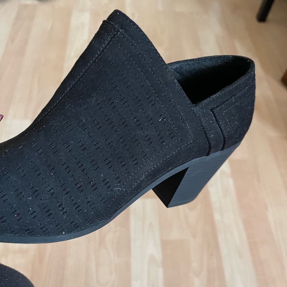 Black low heel wedge boot